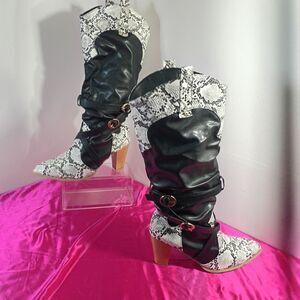 Women's SZ 12 Eur 45 Buckle Cowgirl Strap Knee High Western Riding Boots .